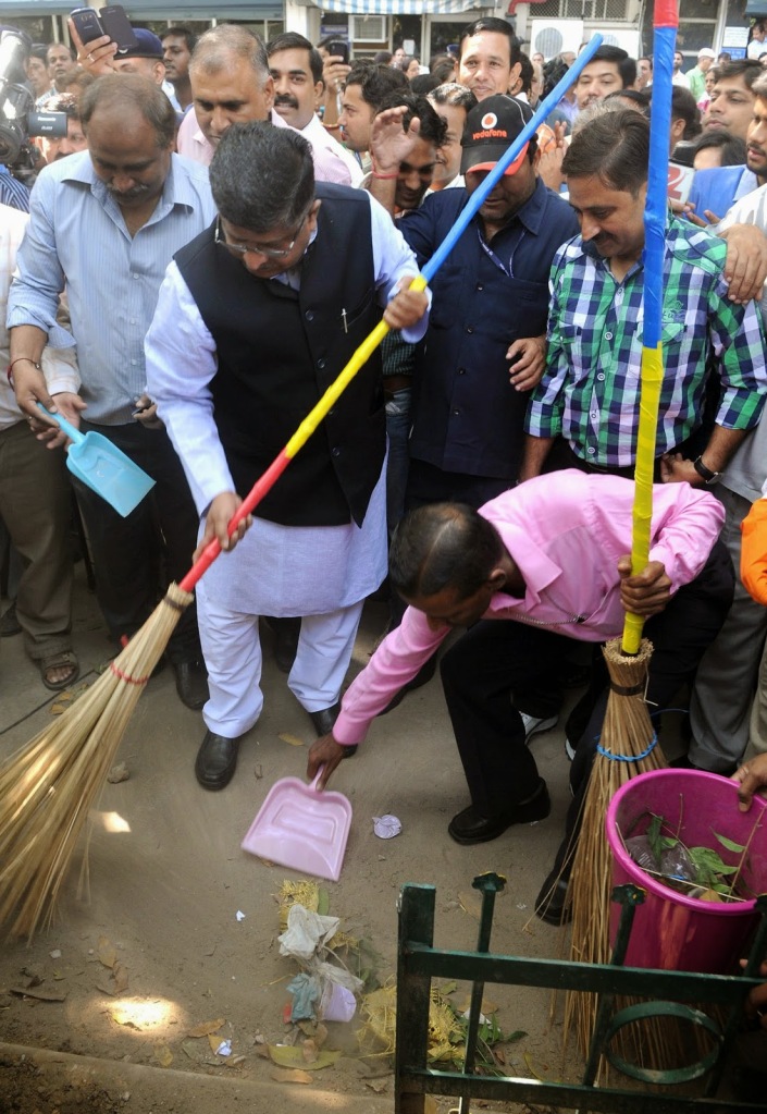 Ravi Shankar Prasad during Cleanliness drive